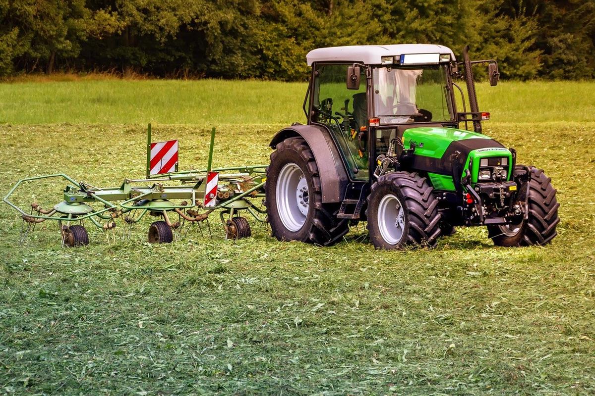 Jak zadbać o stan techniczny traktora i kombajnu?
