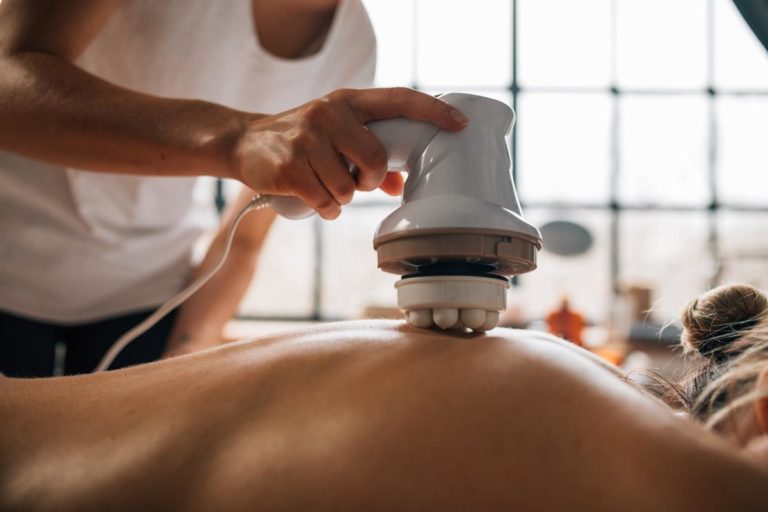 Zyskaj 2 godziny pracy dziennie! jak mobilny masaż zwiększa efektywność w firmach?